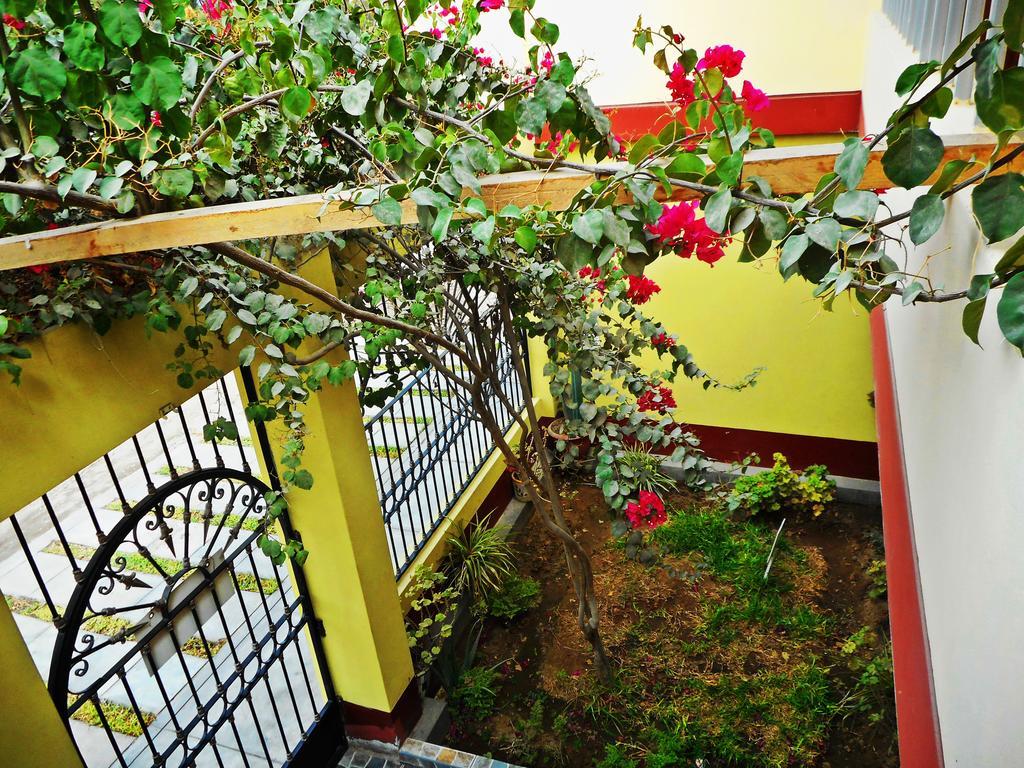 ホテル オスタル ジェミニス San Juan Bautista エクステリア 写真